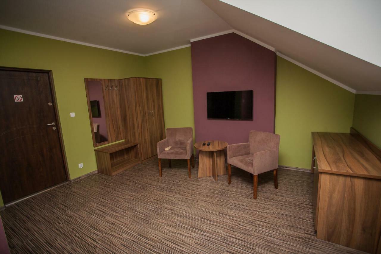Quatro Osrodek Jezdziecki - Gospodarstwo Agroturystyczne Pobiedziska Exterior foto